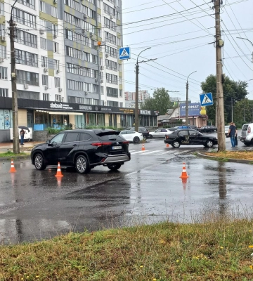 На перехресті в Черкасах не розминулися два легковики
