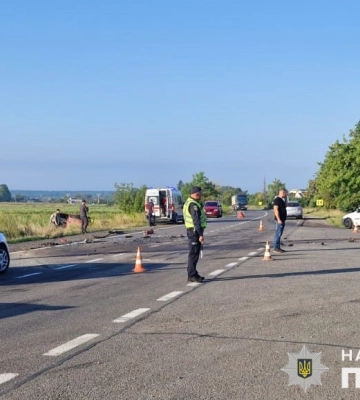 На Львівщині внаслідок ДТП травмувалися четверо пасажирів автомобіля  Renault