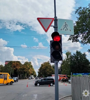 У місті Лозова на Харківщині внаслідок ДТП постраждали чоловік та трирічна дитина