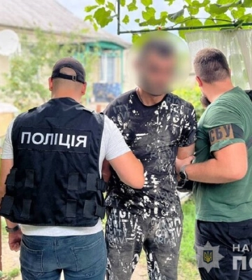 Вінницькі правоохоронці затримали іноземця, який палив авто ЗСУ