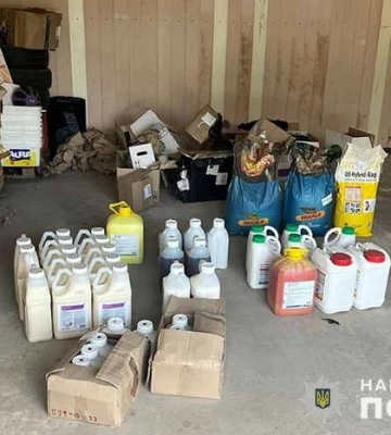 На Тернопільщині злочинна група займалася виготовленням та реалізацією фальсифікованих засобів захисту рослин
