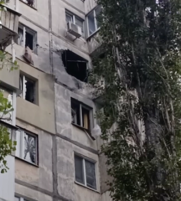 Росіяни зранку обстріляли в Херсоні багатоповерхівку