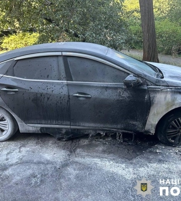 Сожгли автомобиль общественной активистки: в Киеве задержали двоих подозреваемых. Фото