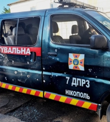 Росіяни вдарили дроном по території підрозділу ДСНС у Нікополі