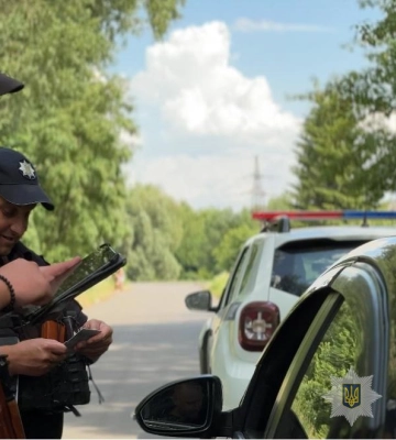 У Лебедині п’яний водій пропонував поліцейським хабар