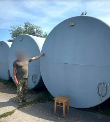 Військовим Львівщини продали неякісні резервуари для зберігання авіапалива за 15 000 000 грн