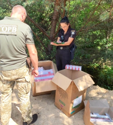 Понад тисячу пачок безакцизних цигарок вилучили рокитнівські поліцейські