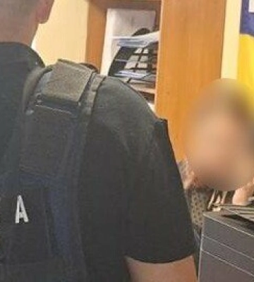 Обшуки в міськраді Дніпра: поліція встановлює повне коло осіб, причетних до привласнення коштів