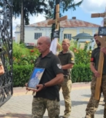 У Луцьку в останню путь провели захисників Сергія Мочарського та Віктора Бущака