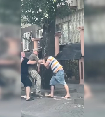 В Одесі сталася бійка між співробітниками ТЦК та цивільними людьми: відео