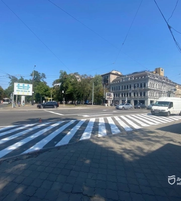 Додали знаки й розмітку на розворот: у середмісті Дніпра змінили схему дорожнього руху