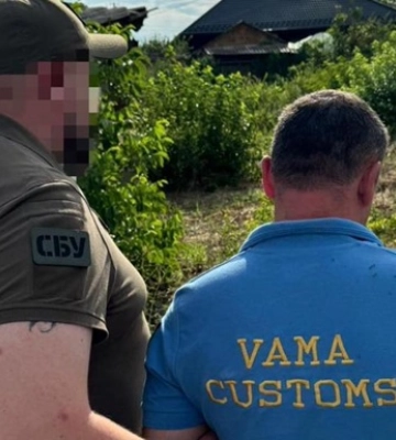 Работников Одесской таможни задержали на взятке