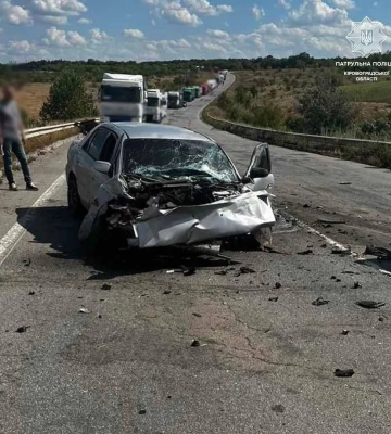 Неподалік Бобринця через ДТП обмежили дорожній рух