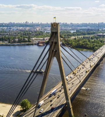 В Киеве ограничат движение транспорта на Северном мосту