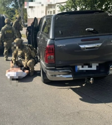 У Запоріжжі викрили голову благодійного фонду та його спільника, які переправляли чоловіків за кордон