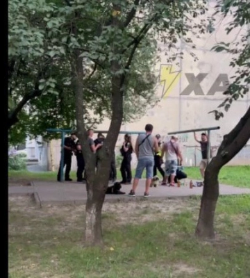 У Луцьку компанія розпивала алкоголь і стріляла з пістолета