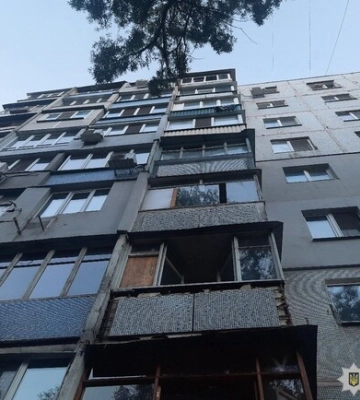 На Салтовке женщина выпала из окна многоэтажки