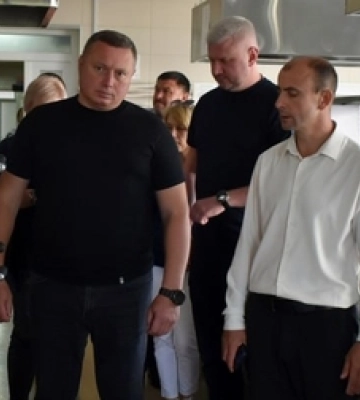 Юрій Погуляйко перевірив укриття у ліцеї та училищі в Камені-Каширському 