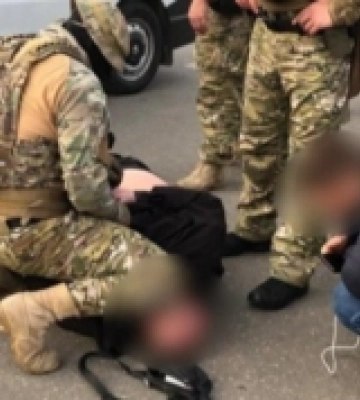 В Одесі чоловік вимагав у знайомого 5000 доларів неіснуючого боргу