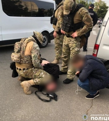 В Одесі чоловік вимагав у знайомого надуманий борг у розмірі 5 тисяч доларів, - ФОТО