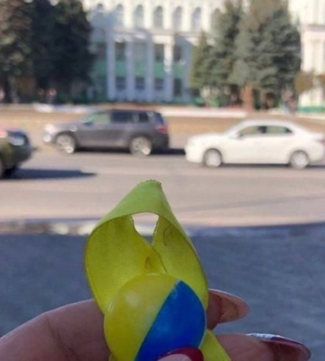 Жительницу Мелитополя судили за фотографии с украинской символикой 