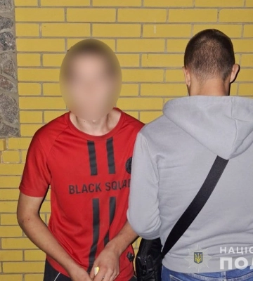 У Сумах юнак пограбував підлітка біля річки