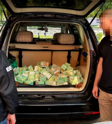БЕБ показало, як крадуть на продуктах для ЗСУ: виявили понад 4,7 млн євро у багажнику бухгалтерки