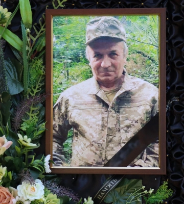 Тростянецька громада попрощалася із загиблим героєм Олександром Пісарєвим