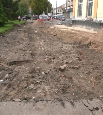 У центрі Рівного будують новий проїзд