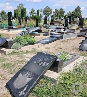 На Вінниччині чоловік розгромив понад 70 могил на кладовищі