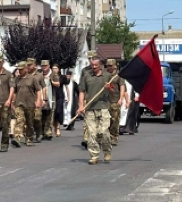 У Рожищі в останню дорогу провели захисника України Володимира Охримчука. ФОТО