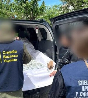 Затримано військовослужбовця ТЦК на Тернопільщині, який за $5 тис. допомагав військовозобов’язаному покинути територію військкомату, - прокуратура. ФОТО