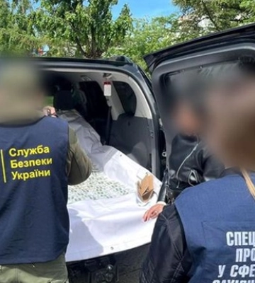 За 5000 доларів США допомагав громадянину покинути територію ТЦК: на Тернопільщині затримали військового
