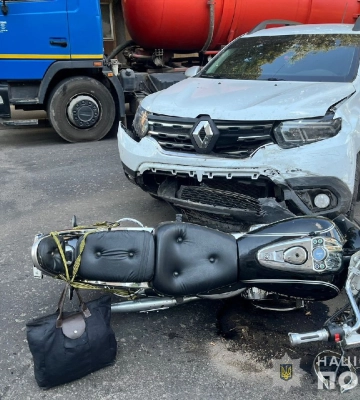 У Ромнах у ДТП постраждав водій мотоциклу