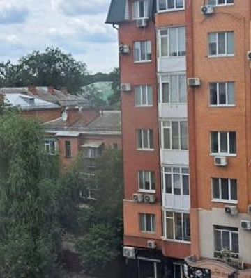 На Полтавщині з вікна будинку випав 5-річний хлопчик