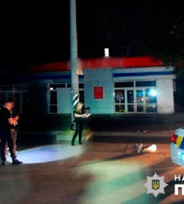 У Полтаві поліція вилучила пістолет, бейсбольну биту та газовий балончик в учасника нічної бійки