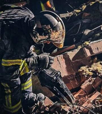 На Київщині внаслідок ракетної атаки загинули чоловік та дитина, ще троє поранено. ВІДЕО+ФОТОрепортаж