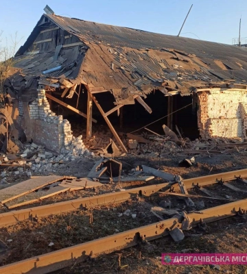 Об’єкти залізничної й енергоінфраструктури розбомбили вночі в Козачій Лопані