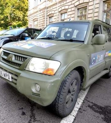 Британські фермери пригнали ще 38 повнопривідних автівок