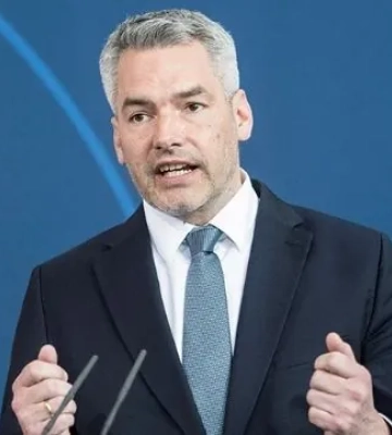 Канцлер Австрії закликав до деескалації після пожежі на ЗАЕС
