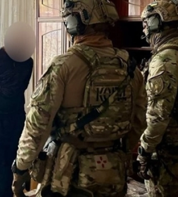 Лучанина, який лякав пістолетом силовиків, посадили під нічний домашній арешт