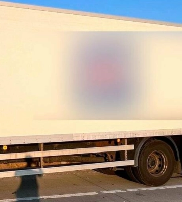 Молодий водій вантажівки загинув від зіткнення з іншою вантажівкою, яка стояла на узбіччі на трасі на Полтавщині