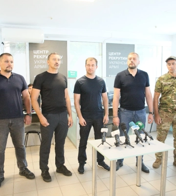 Перший Центр рекрутингу української армії відкрили у Чернігові