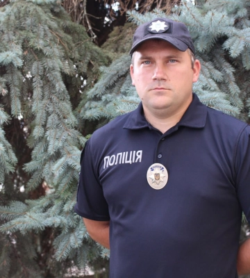 Сумський патрульний надав допомогу чоловікові, пораненому внаслідок ворожого обстрілу