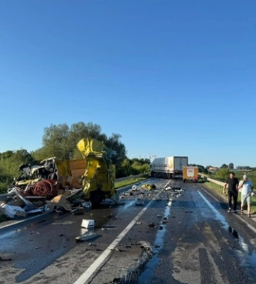 Погибли водители грузовика и микроавтобуса в ДТП во Львовской области