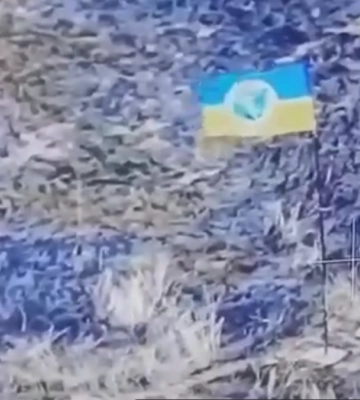 Українські воїни встановили прапор України на Кінбурнській косі
