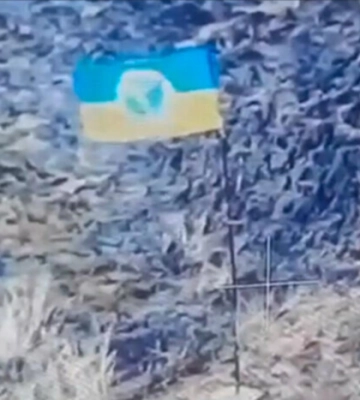 На временно оккупированной Кинбурнской косе взвился украинский флаг (видео)