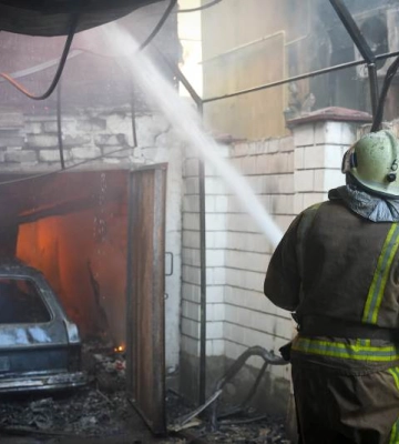 Поблизу Одеси загорілися житлові будинки