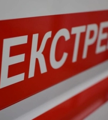 На Херсонщині росіяни скинули вибухівку на авто, постраждали двоє людей