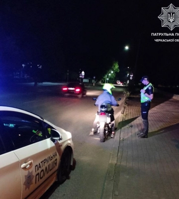 Двоє мотоциклістів у Черкасах порушували правила дорожнього руху